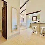 בית נופש Luxury Tree Bedrooms House *